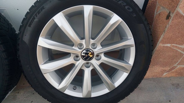 Gyári, VW Passat B8 17"/Helsinki/ alufelni 5x112 téli gumikkal