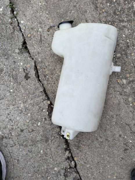 Gy�ri ablakmos� tart�ly Dyna 100 150