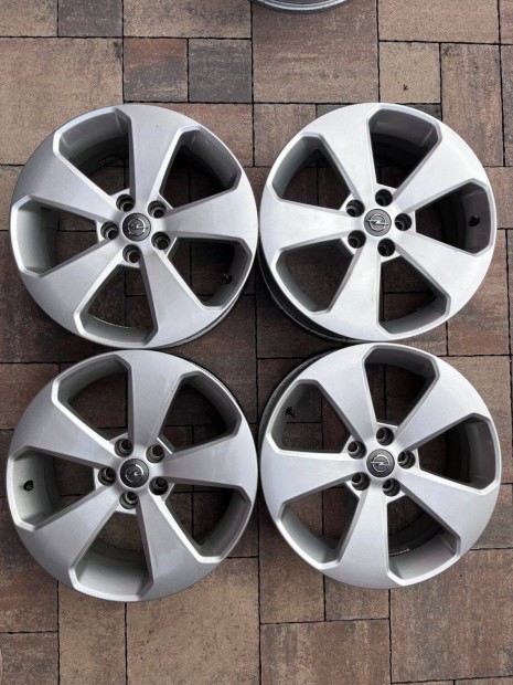 Gyri alufelni garnitra Opel R17, 5x105