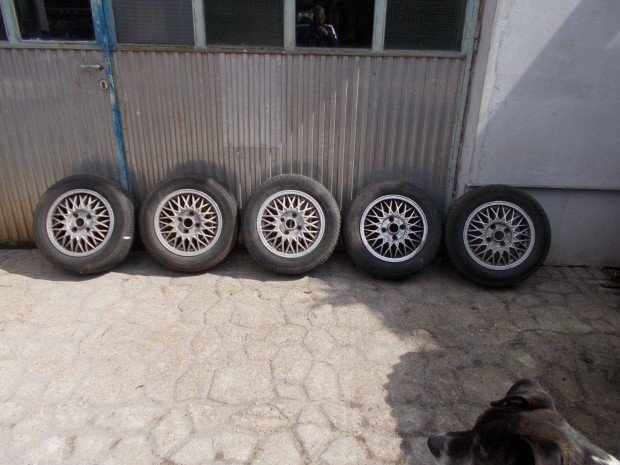Gyári audi alu felnik 14" küllős