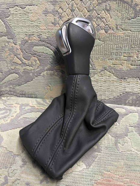 Gy�ri audi v�lt�gomb + val�di b�r v�lt�szoknya