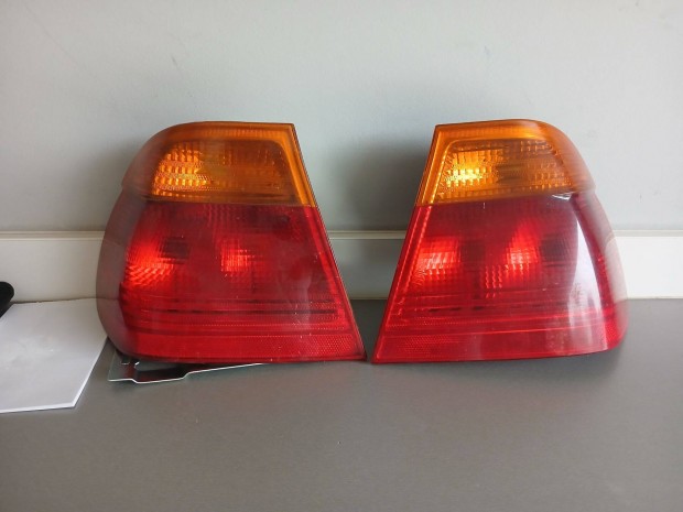 Gyári bmw e46 sedan hátsó lámpa jobb és bal a 2db 10000ft