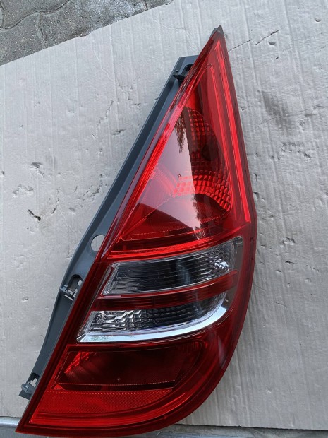 Gyari hyundai i30 jobb hatso lampa 2008
