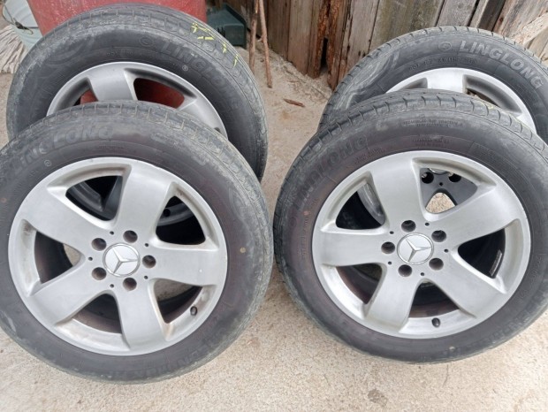 Gyári mercedes 16" felniszett, jó állapotú nyári gumikkal (205/6