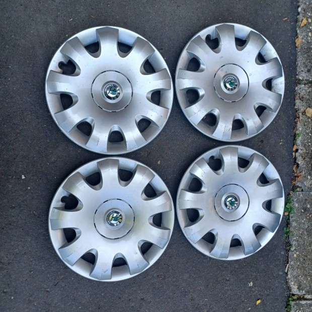 Gyri skoda 15"dsztrcsa 4db