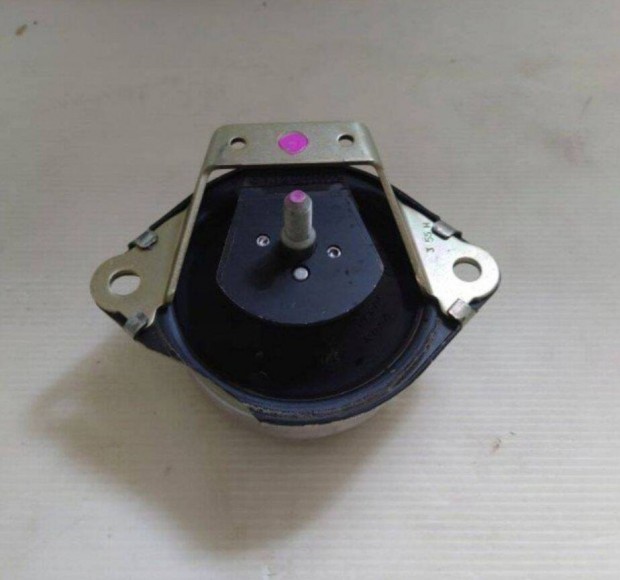 Gy�ri �j Alfa Romeo 166 V6 hidraulikus motortart� bak