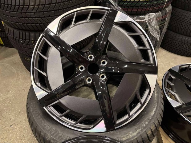 Gyári új Seat Cupra Born alufelni 7,5 x 20 col ET44 10E601025E Ár/db