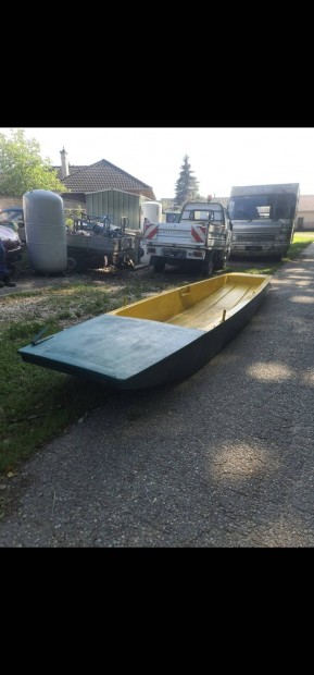 Gyári üvegszálas csónak műanyag horgászcsónak ladik 490 cm hosszú