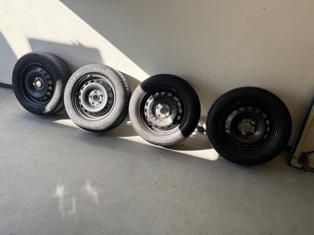 Gyari volkswagen kerékszett jó gumikkal