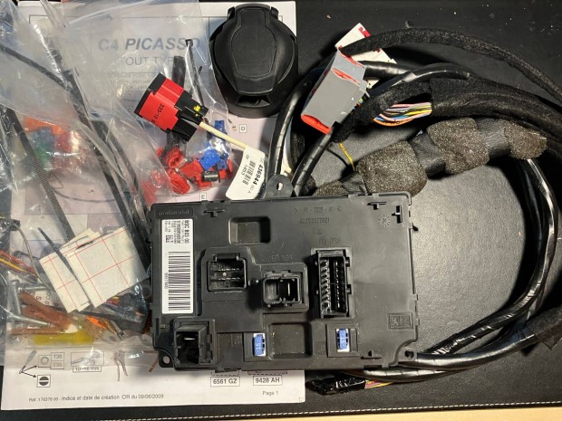 Gyári vonóhorog elektronika Citroen C4 Picasso 2009
