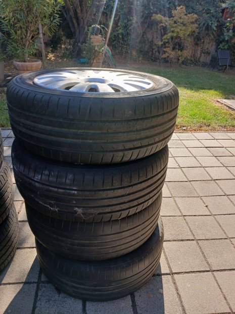 Gyári vw R16 lemezfelni 205/55R16 gumival gyári dísztárcsával