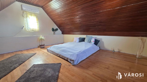 Gy�k�nyesen 50-60m-re a v�zt�l elad� Nyaral�