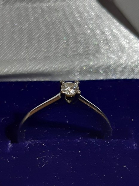 Gyémánt fehér arany eljegyzési gyűrű. 52-es méretű. 