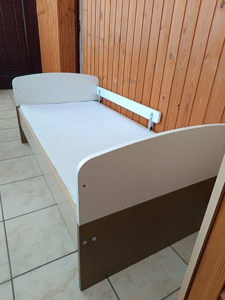 Gyerek �gy (�jszer�) 140x75 lees�sg�tl�val