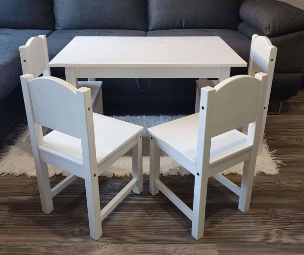 Gyerek asztal 4 db székkel sundvik IKEA