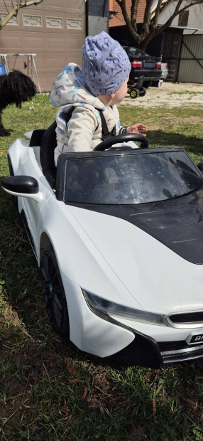 Gyerek aut 12V BMW i8   20.000ft