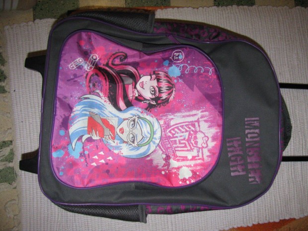 Gyerek brnd, Monster High 47x30x18, sznes. nem hasznlt, vzll