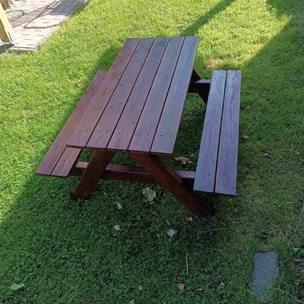 Gyerek kerti asztal