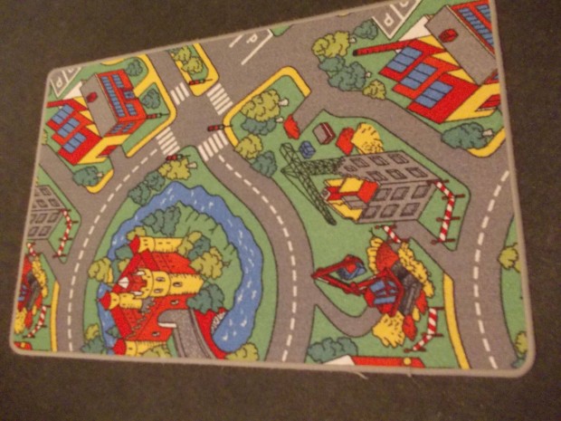 Gyerek kis sz�nyeg/W