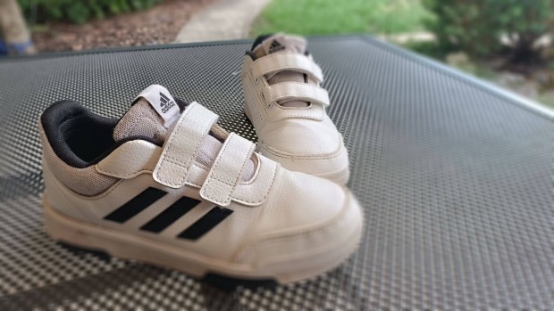Gyerekcip Adidas 34-es