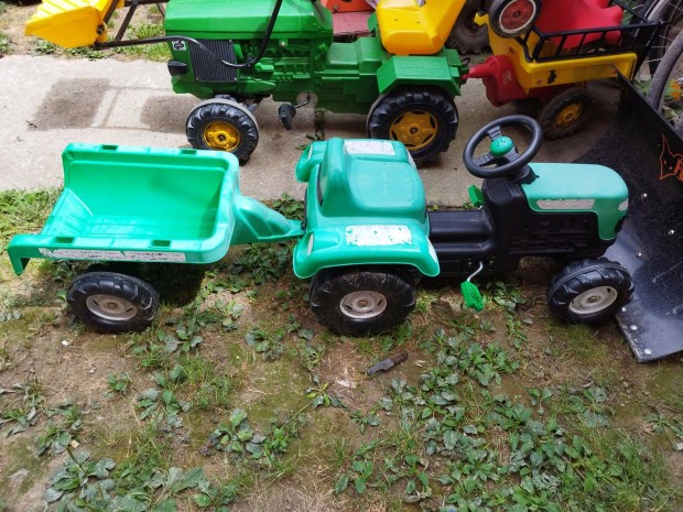 Gyerektraktor pótkocsival eladó