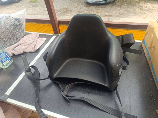 Gyerekülés ülésmagasító motorra (zozizo)