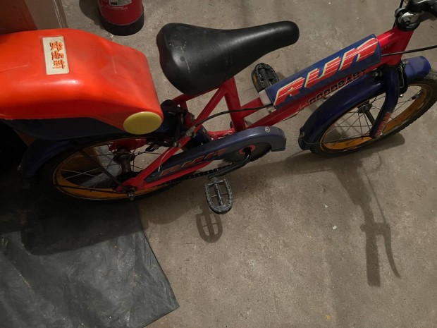 Gyermek ker�kp�r