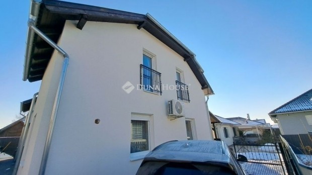 Gy�mr�i elad� 119 nm-es h�z