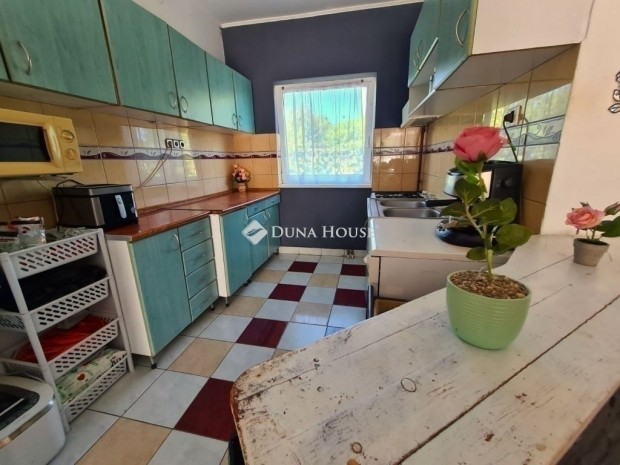 Gy�mr�i elad� 76 nm-es h�z