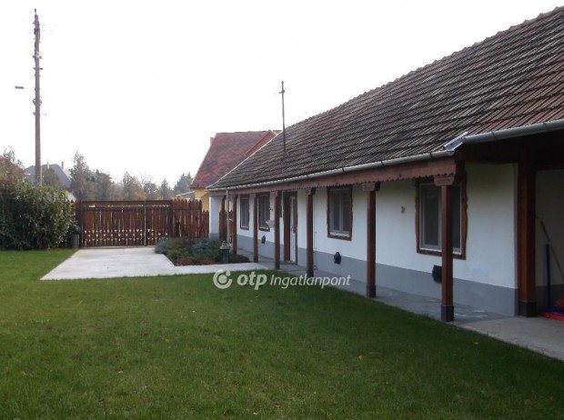 Gy�ngy�starj�ni 63 nm-es h�z elad�