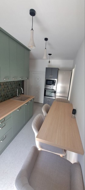 Gy�ny�r� alb�rlet Ur�nv�rosban