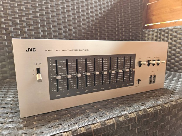 Gynyr llapot JVC equalizer. 