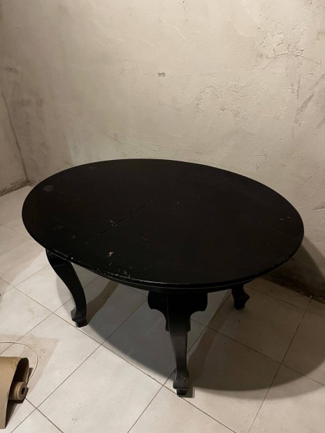 Gynyr antik asztal, szkekkel
