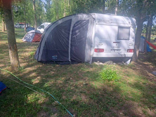 Gynyr lakkocsi elad!!!