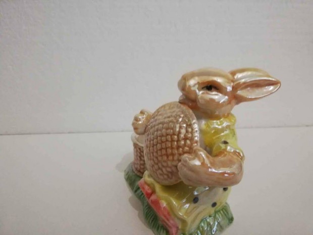 Gyönyörű nyúlas porcelán