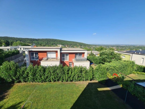 Gyönyörű panoráma, saját kert