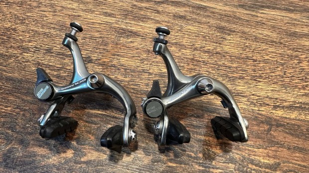 Gyönyörű újszerű Shimano 105 féktest szett országúti fék