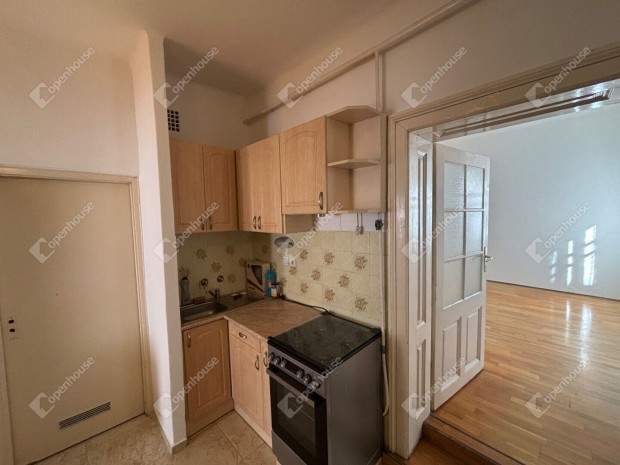 Gy�r-Belv�rosban 3 egys�ges, b�v�thet� �p�let elad�