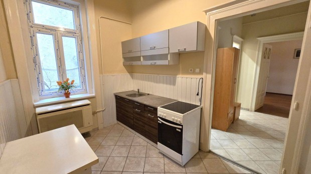 Gy�r-Belv�rosban , 59 m2-es , f�ldszinti polg�ri lak�s