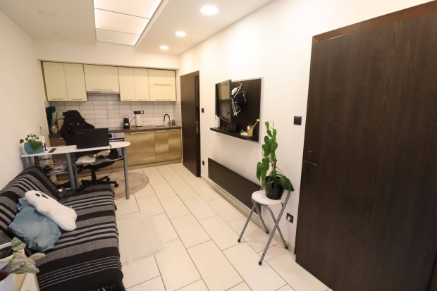 Gy�r-R�vfaluban 28 m2-es F�ldszinti lak�s Kiad�!