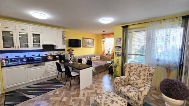 Gy�r-Szabadhegyen 35 m2-es lak�s, 35 m2-es kertkapcsolattal