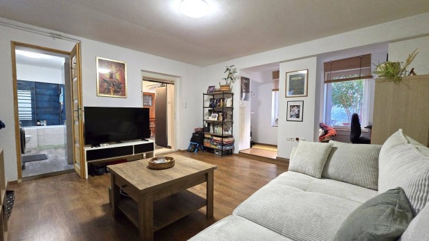 Gy�r-�jv�rosban, Fel�j�tott , 66 m2-es , 3 szob�s t�gla lak�s