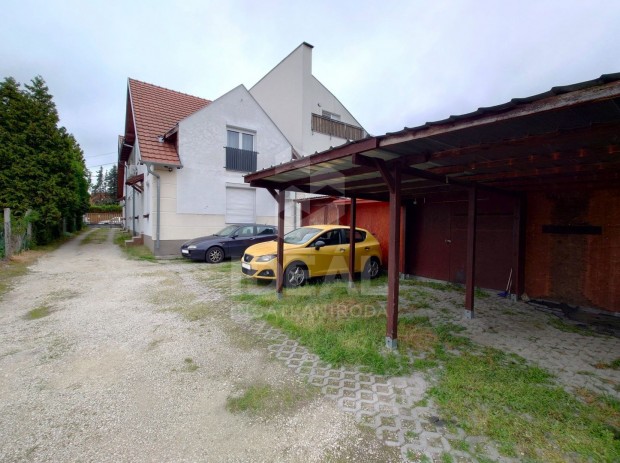 Győr, Sziget, 47 nm-es, földszintes téglalakás eladó.