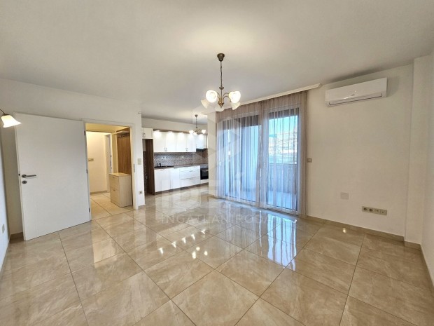 Gy�r, Sziget, �jszer�, amerikai konyh�s + 1 szob�s t�gla lak�s,