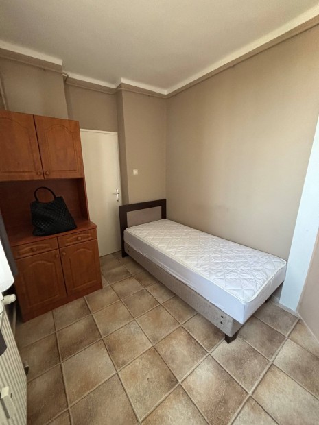 Győr- Szigetben szoba kiadó