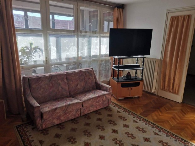 Győr-belváros szoba kiadó azonnal, dolgozó férfinak