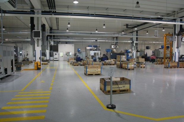 Gy�rben 7437 m2 ipari ingatlan kiad� ipari termel�si �s rakt�roz�si