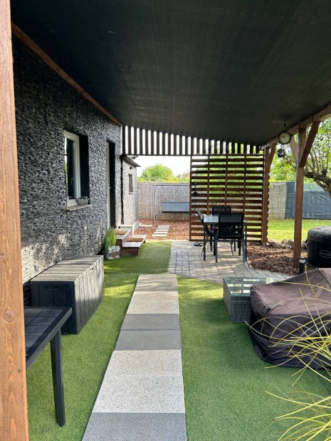 Gy�rben A Sashegyi R�szen Ny�rilak B�torozva S�rg�sen Elad�!