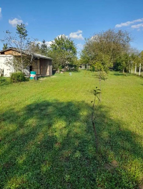 Győrben Az Ipari Park Közelében Telek Konténer Házzal Eladó!