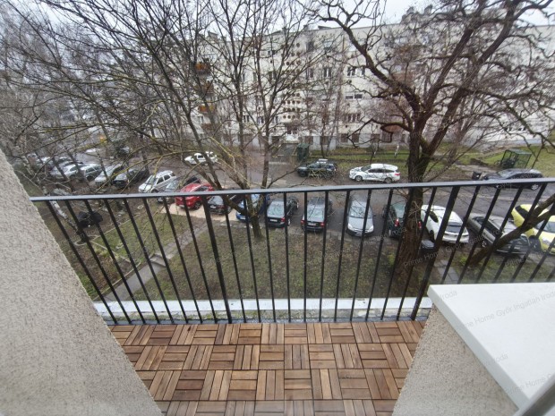 Gy�rben a Budai �ton fel�j�tott, azonnal k�lt�zhet� 2 nagy szob�s,